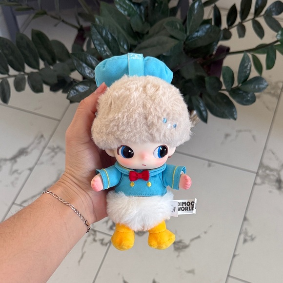 Dimoo World Plush Keychain - Picture 1 of 4